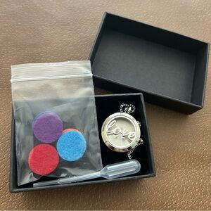 Brand New Essential Oil Necklace Diffuser